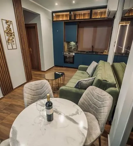 Individualliving3 Excellent Location Centre! ! *